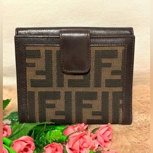 EUC - FENDI ZUCCA COMPACT LEATHER WALLET 🌟 AUTHENTIC 🌟